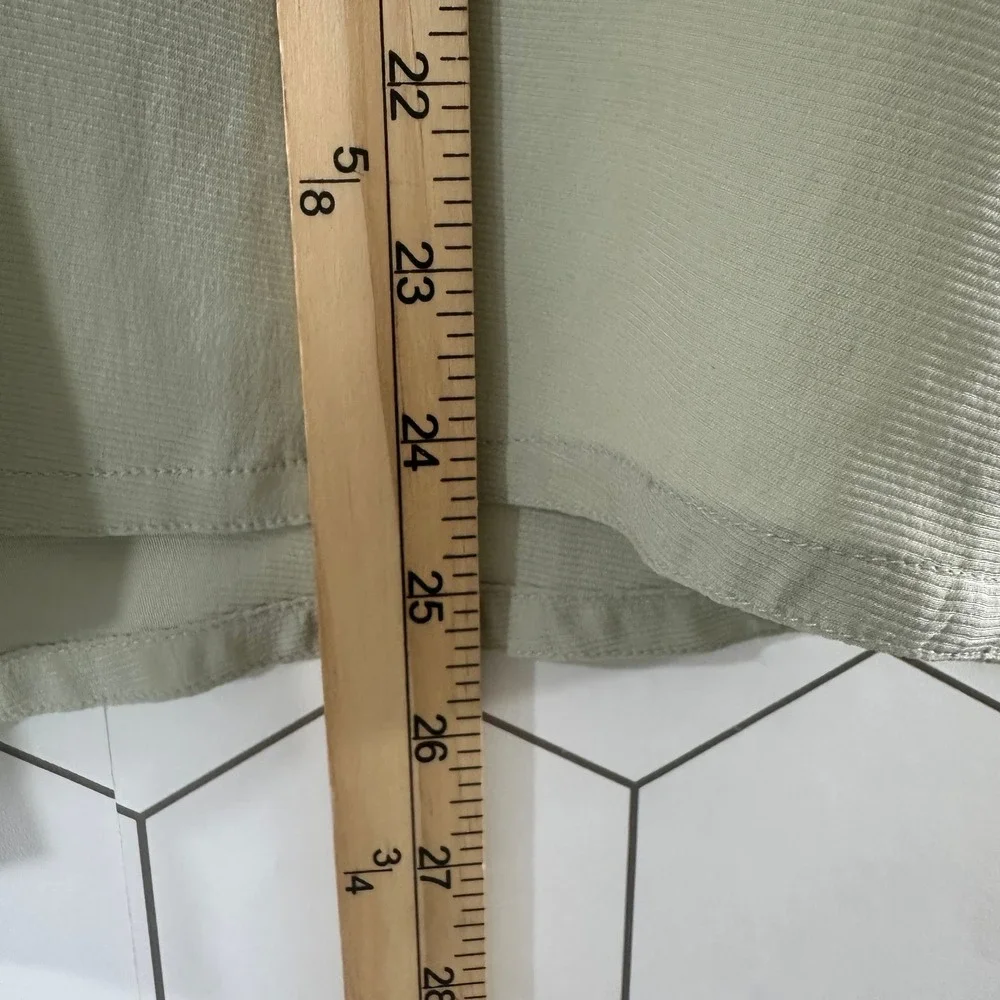 Eileen Fisher Sage Green 100% Silk Ribbed Sleeveless Button Down Top Size 1
